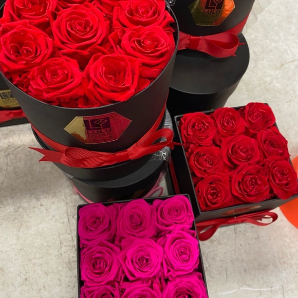 Eternal Roses🌹 - Picture 3 of 3